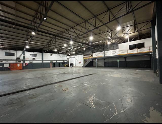 2,443M² WAREHOUSE TO LET IN EPPING INDUSTRIAL